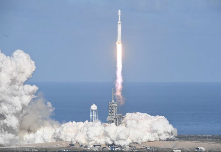 Así fue el lanzamiento del Falcon Heavy, el cohete más potente del mundo