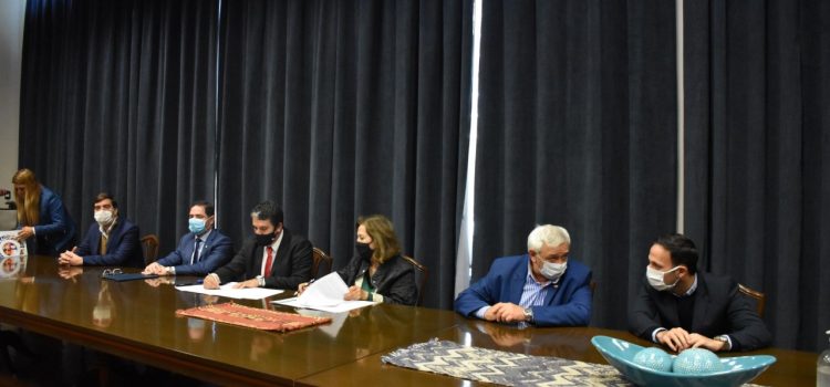 Ministerio de Salud y Municipios firman  Convenio para abrir oficinas de Incluir Salud