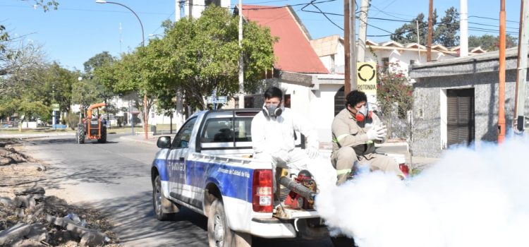 La Municipalidad de la Capital realizó fumigación en el barrio Jorge Newbery