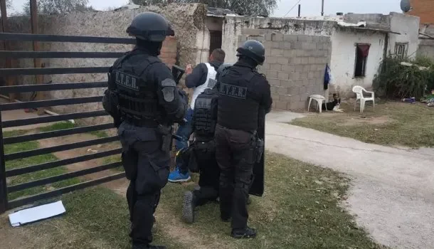 Córdoba: detuvieron a un hombre que mantuvo a una familia como rehén